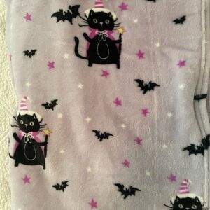 Betsey Johnson Halloween cat purple ultra soft plush throw blanket 50x 70